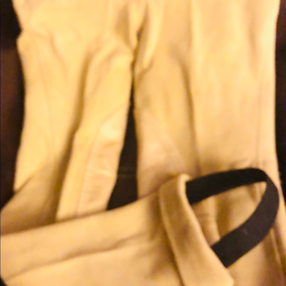 Kids jodpur Worn twice really is allergic2 horses.